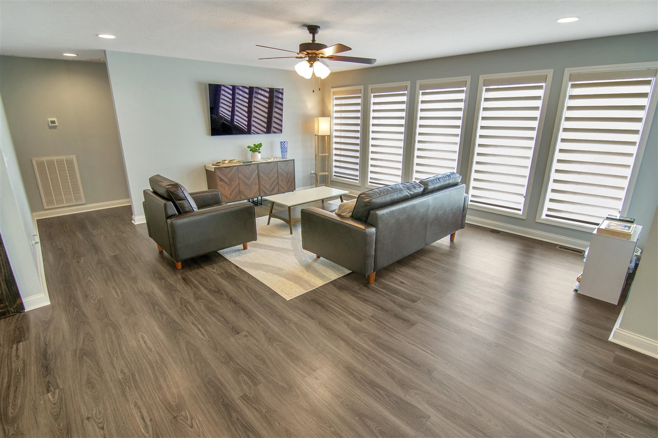 Bowling Green, Kentucky 42101, United States, 4 Bedrooms Bedrooms, ,2 BathroomsBathrooms,Residential,Active,210517