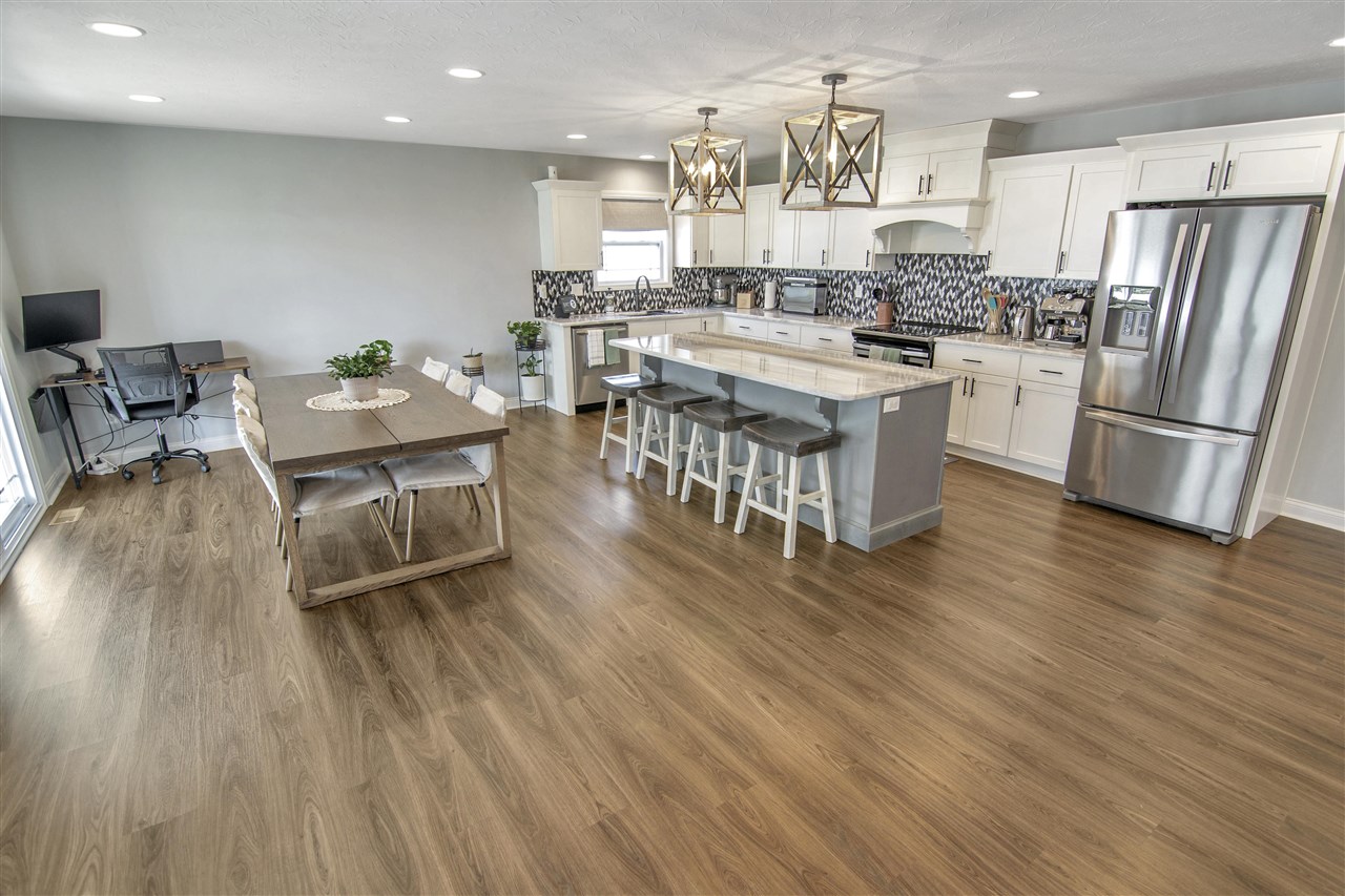 Bowling Green, Kentucky 42101, United States, 4 Bedrooms Bedrooms, ,2 BathroomsBathrooms,Residential,Active,210517