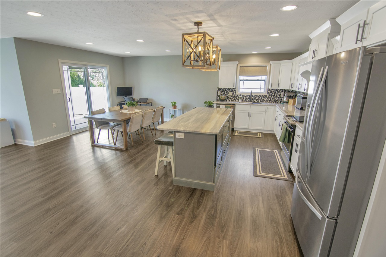 Bowling Green, Kentucky 42101, United States, 4 Bedrooms Bedrooms, ,2 BathroomsBathrooms,Residential,Active,210517