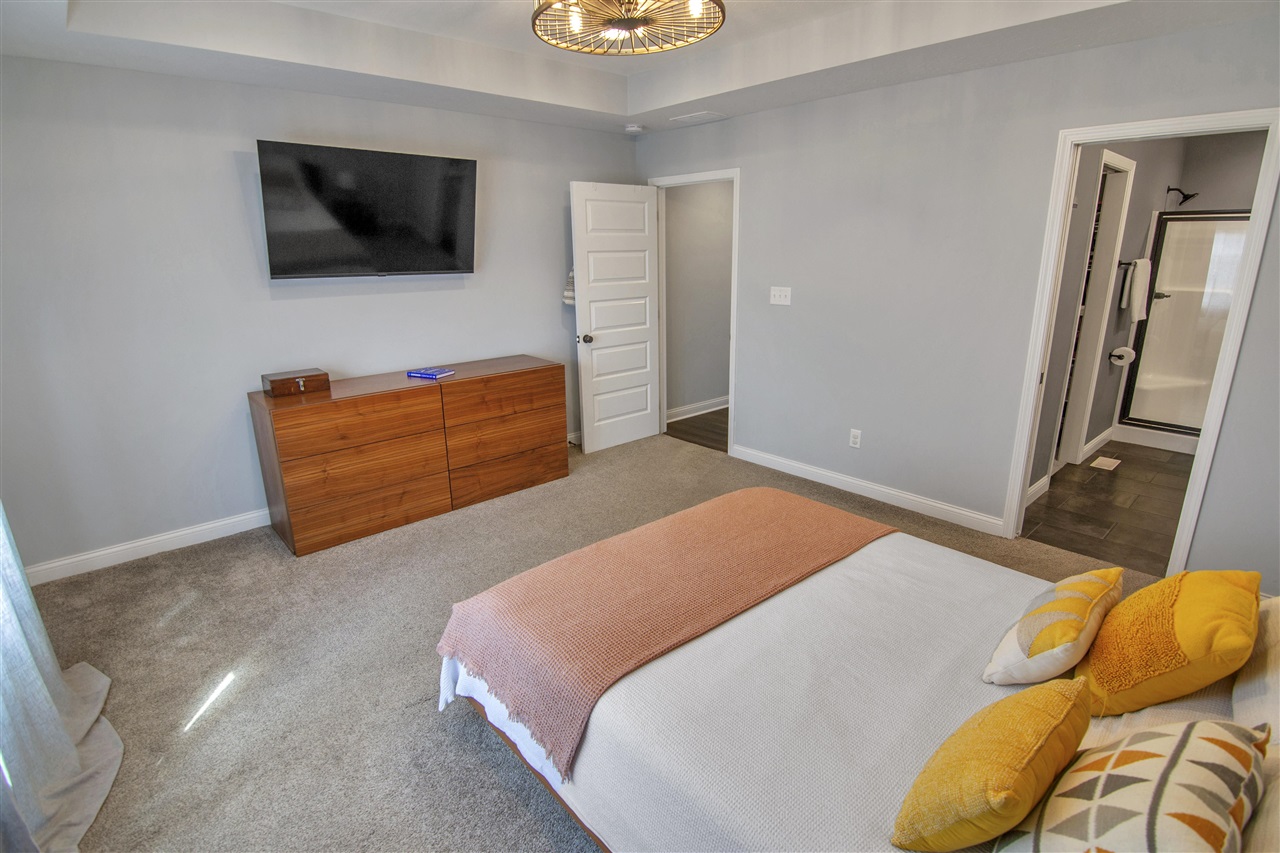 Bowling Green, Kentucky 42101, United States, 4 Bedrooms Bedrooms, ,2 BathroomsBathrooms,Residential,Active,210517