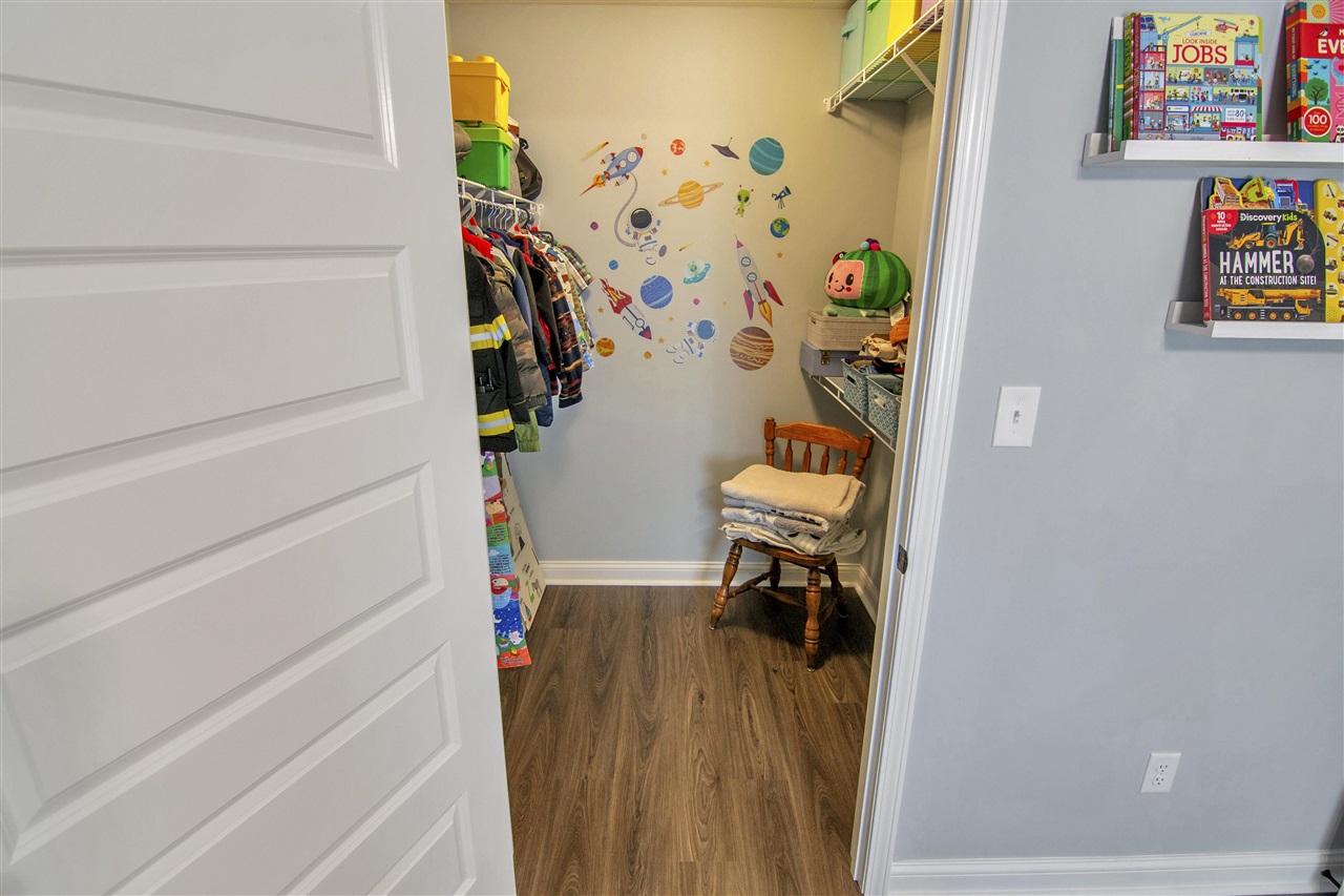 Bowling Green, Kentucky 42101, United States, 4 Bedrooms Bedrooms, ,2 BathroomsBathrooms,Residential,Active,210517