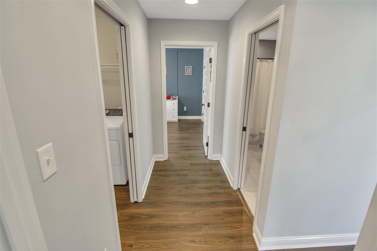 Bowling Green, Kentucky 42101, United States, 4 Bedrooms Bedrooms, ,2 BathroomsBathrooms,Residential,Active,210517