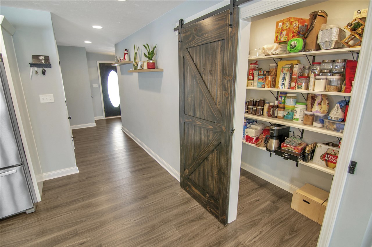 Bowling Green, Kentucky 42101, United States, 4 Bedrooms Bedrooms, ,2 BathroomsBathrooms,Residential,Active,210517