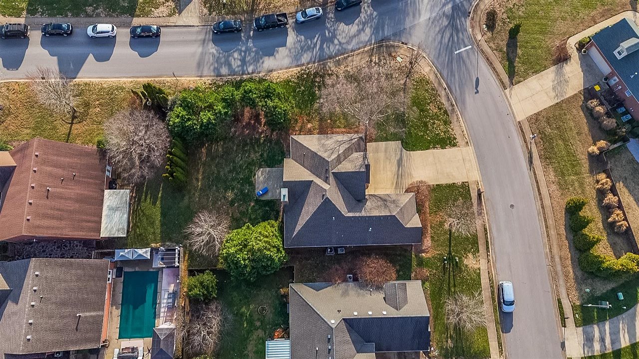 1092 Pepperidge Drive