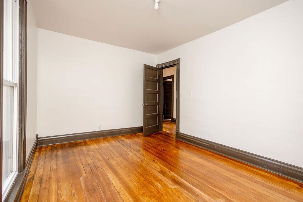 Cave City, Kentucky 42127, United States, ,Residential,Active,79904