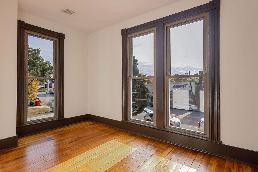 Cave City, Kentucky 42127, United States, ,Residential,Active,79904