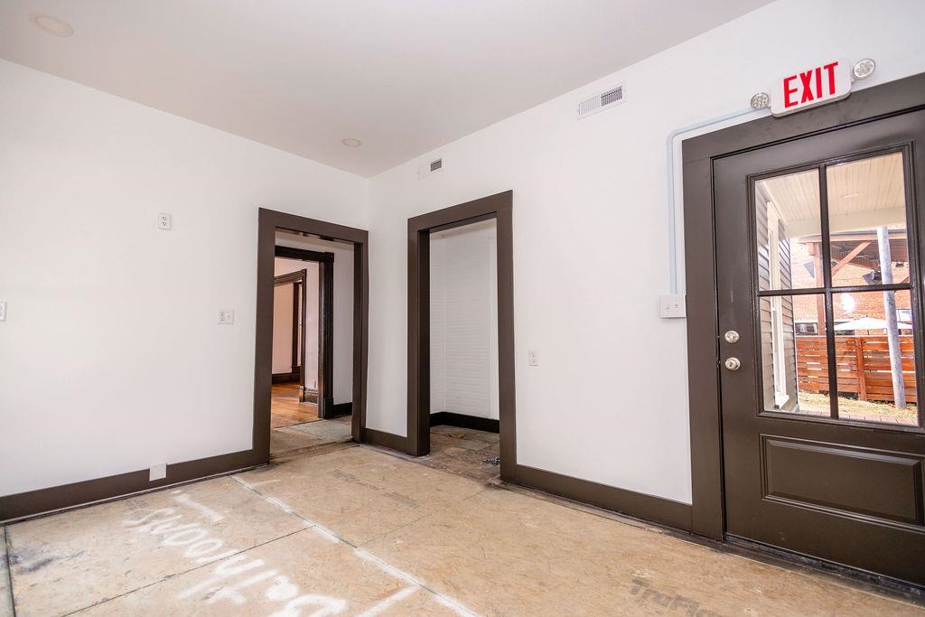 Cave City, Kentucky 42127, United States, ,Residential,Active,79904