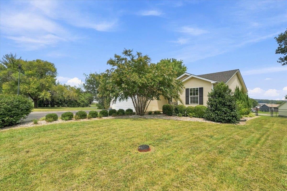 1482 Moorman Lane