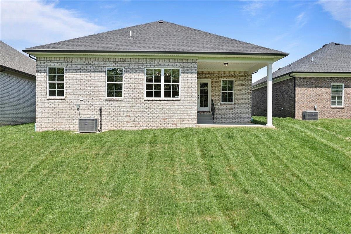 1141 Shallowford Street