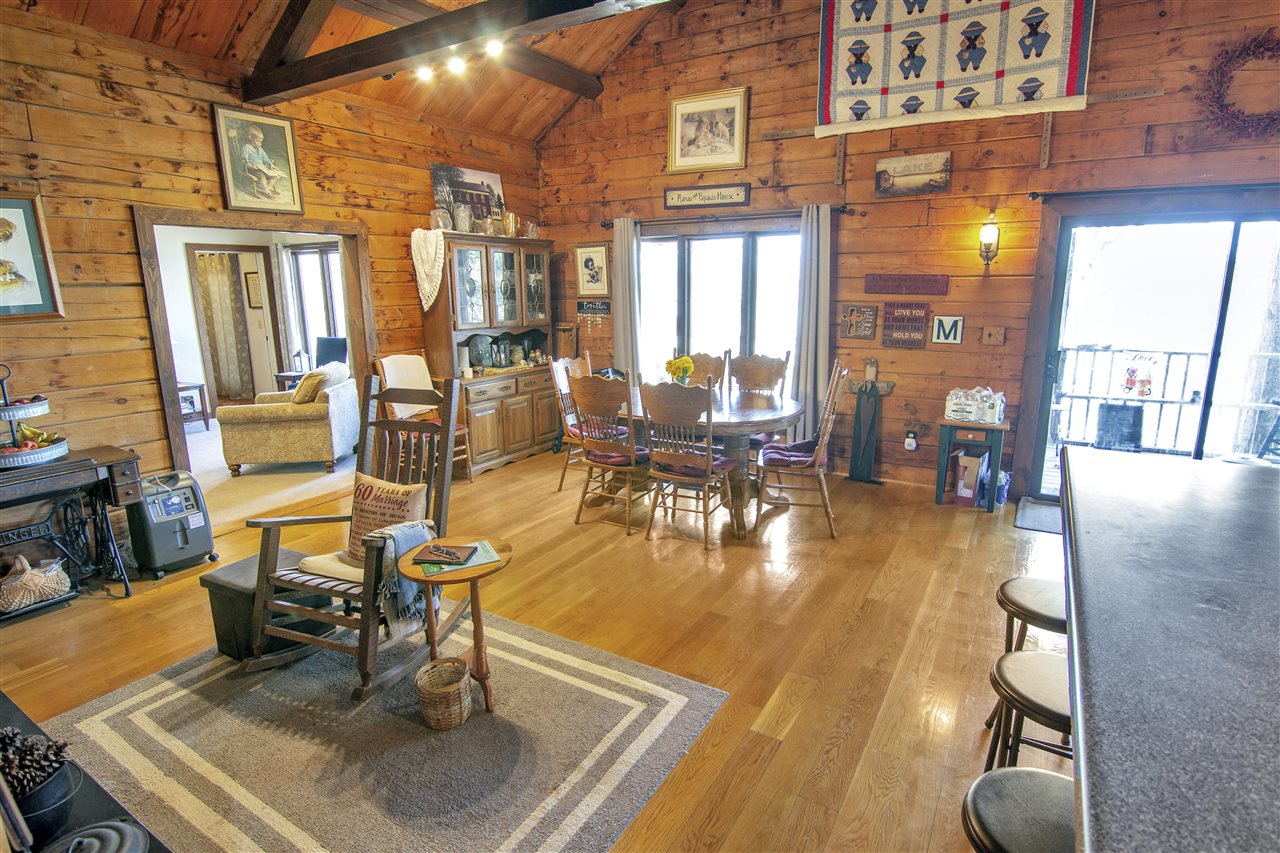 Glasgow, Kentucky 42141, United States, 4 Bedrooms Bedrooms, ,2 BathroomsBathrooms,Residential,Active,81295