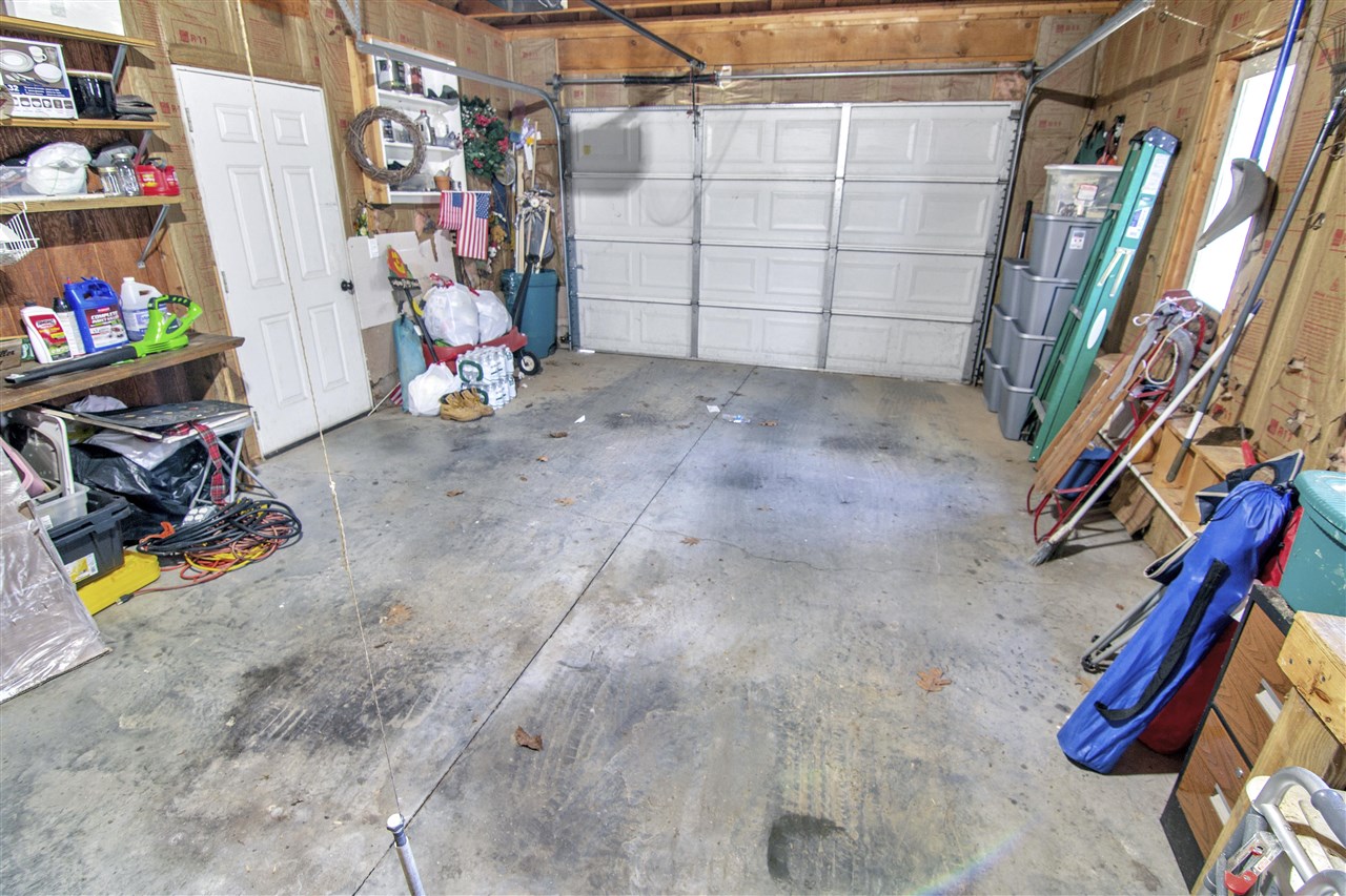 Glasgow, Kentucky 42141, United States, 4 Bedrooms Bedrooms, ,2 BathroomsBathrooms,Residential,Active,81295