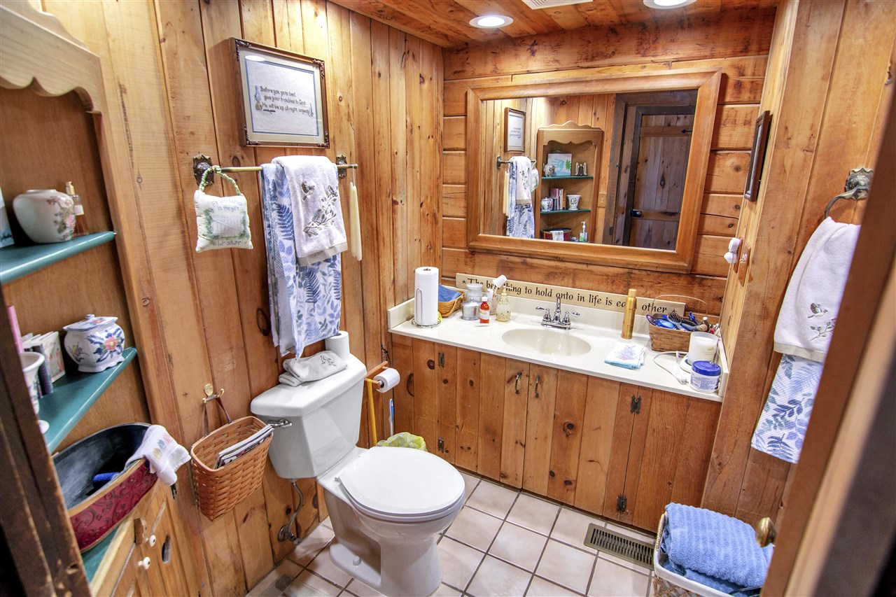 Glasgow, Kentucky 42141, United States, 4 Bedrooms Bedrooms, ,2 BathroomsBathrooms,Residential,Active,81295