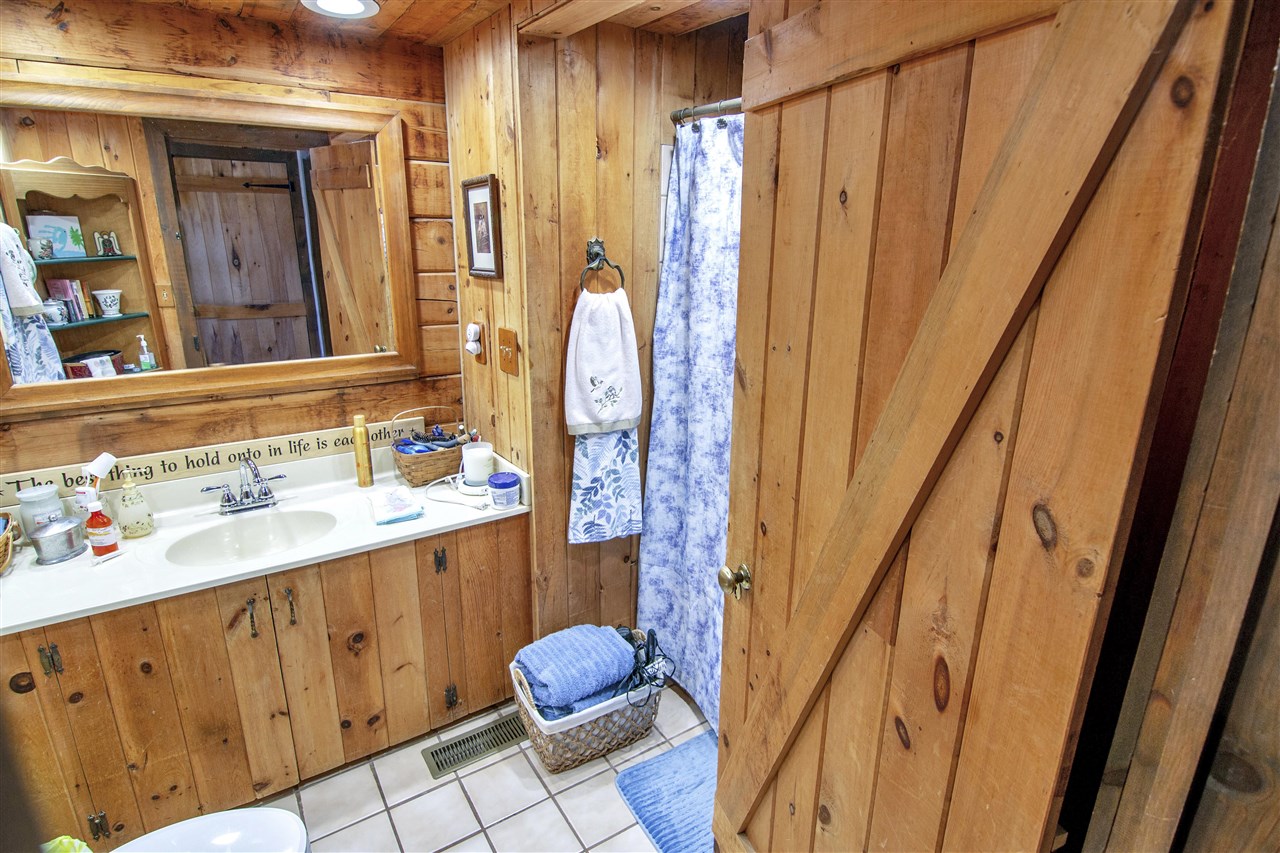 Glasgow, Kentucky 42141, United States, 4 Bedrooms Bedrooms, ,2 BathroomsBathrooms,Residential,Active,81295