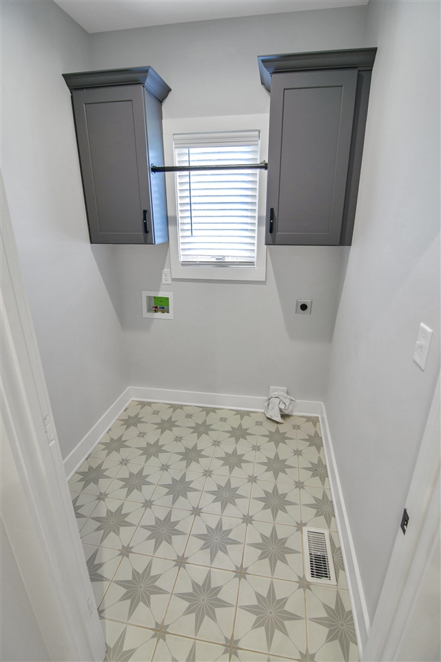 Bowling Green, Kentucky 42103, United States, 5 Bedrooms Bedrooms, ,4 BathroomsBathrooms,Residential,Active,152387