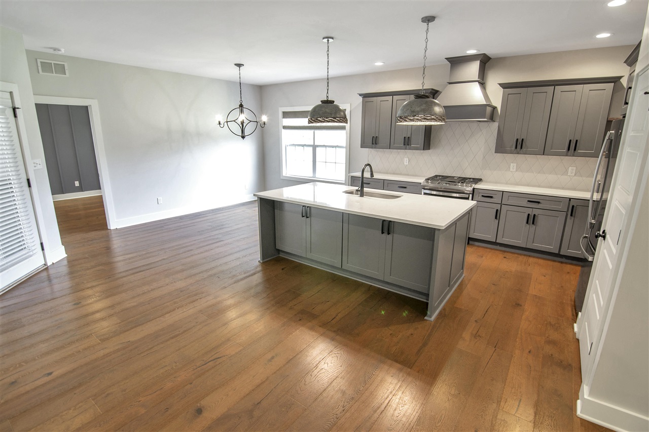 Bowling Green, Kentucky 42103, United States, 5 Bedrooms Bedrooms, ,4 BathroomsBathrooms,Residential,Active,152387