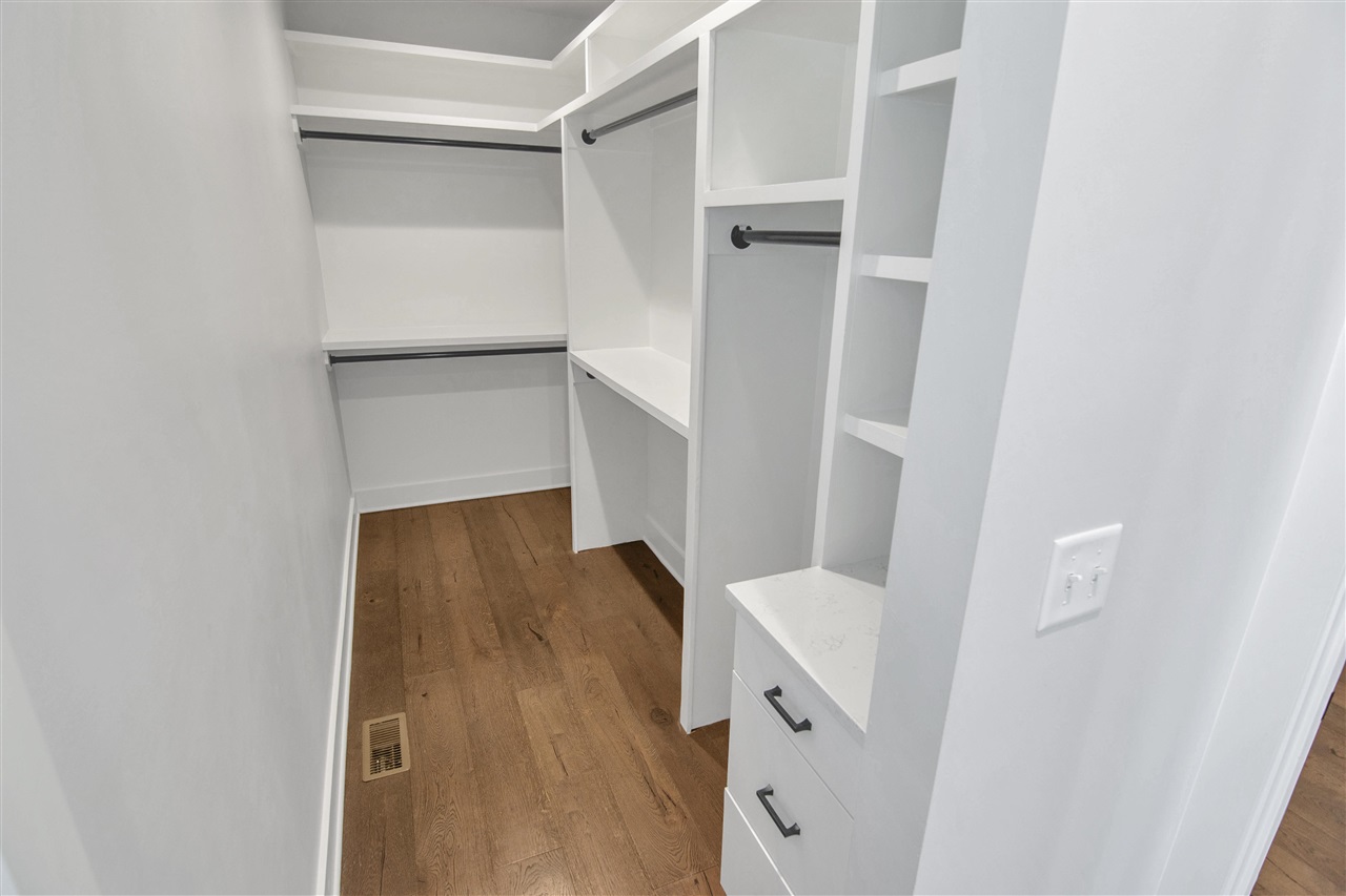 Bowling Green, Kentucky 42103, United States, 5 Bedrooms Bedrooms, ,4 BathroomsBathrooms,Residential,Active,152387