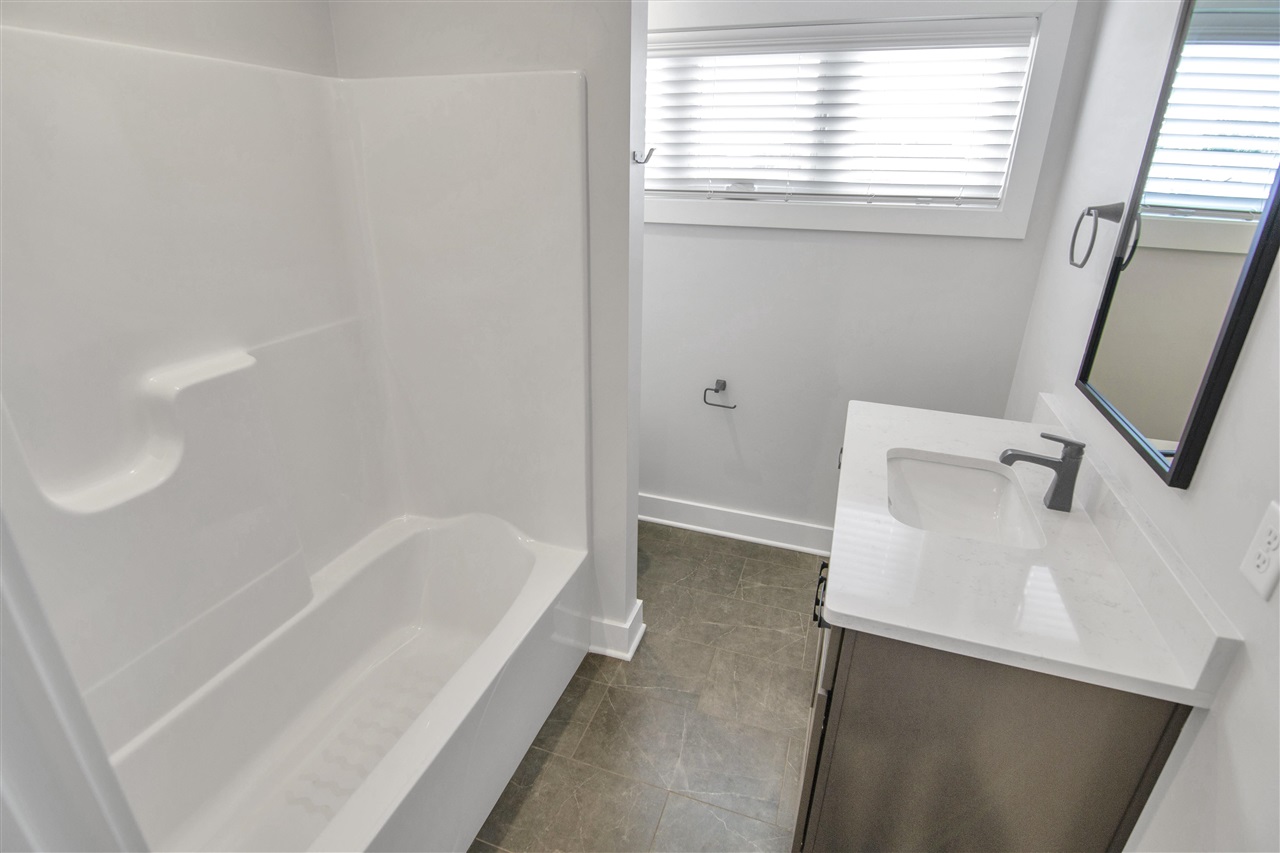 Bowling Green, Kentucky 42103, United States, 5 Bedrooms Bedrooms, ,4 BathroomsBathrooms,Residential,Active,152387