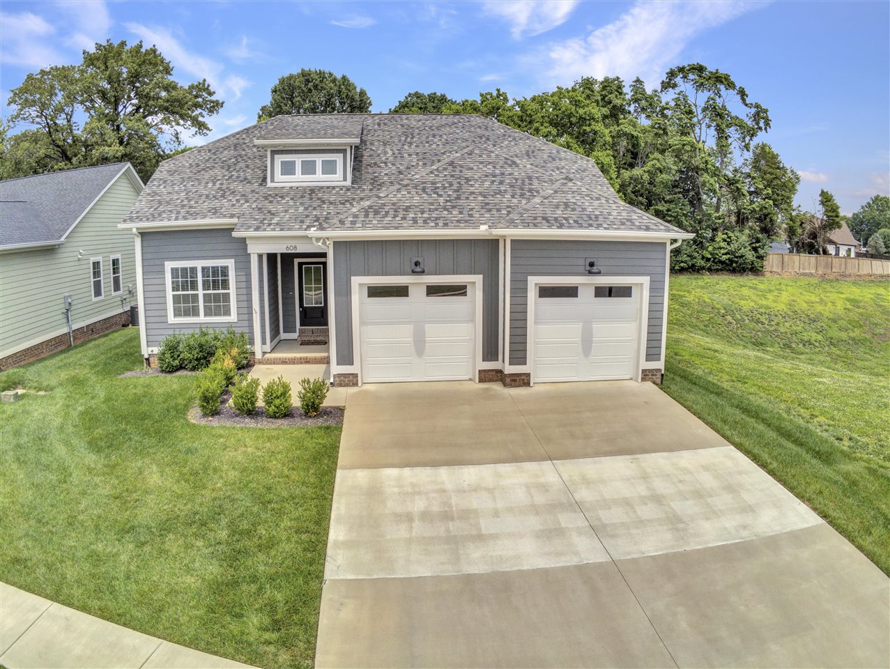 Bowling Green, Kentucky 42103, United States, 5 Bedrooms Bedrooms, ,4 BathroomsBathrooms,Residential,Active,152387