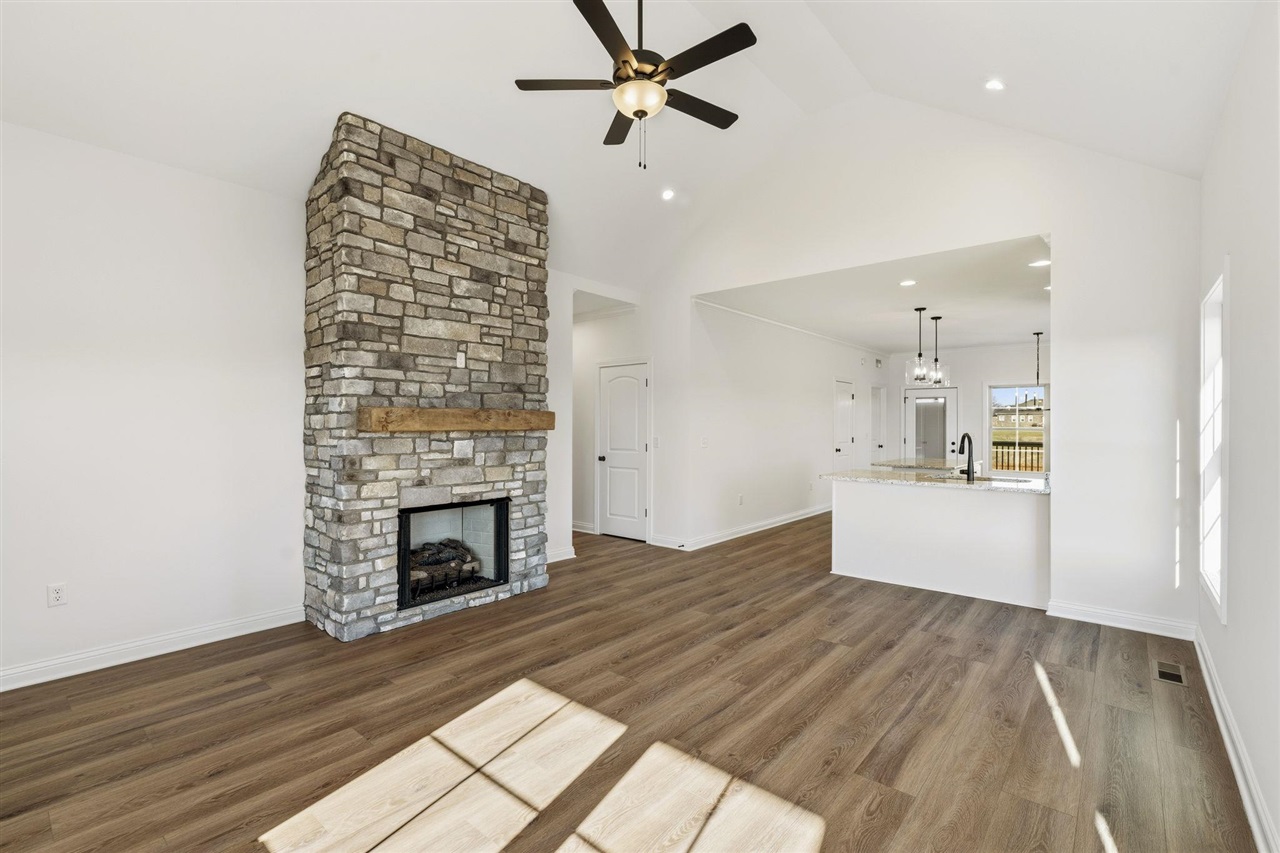 1353 Helmsdale Avenue