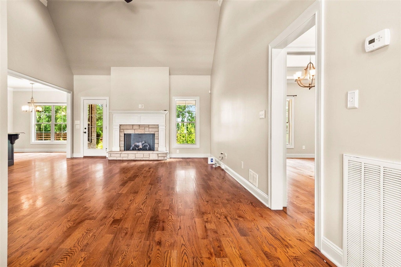 3292 Sunburst Drive
