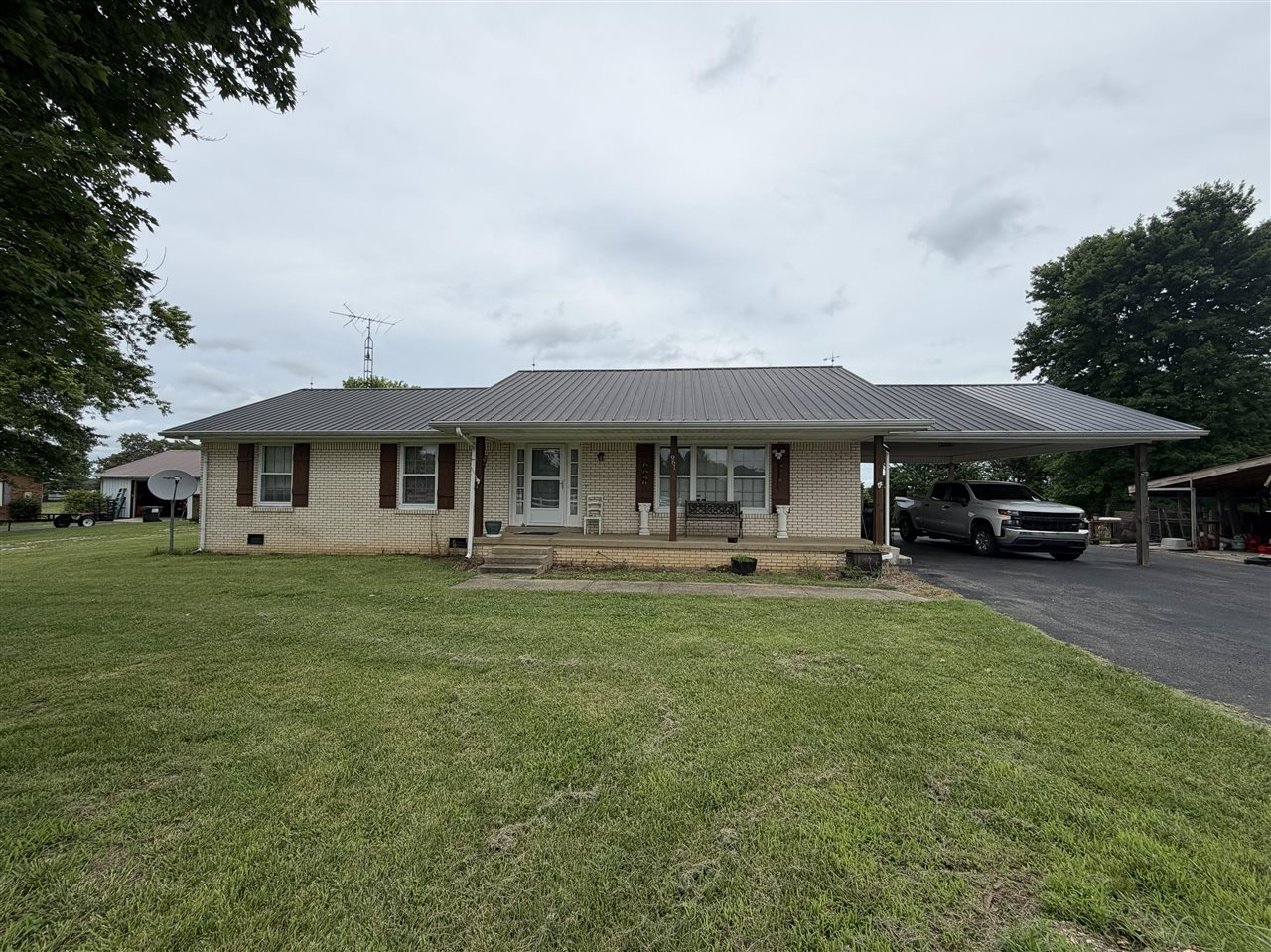 Photo 1 of 7 — 9610 Brownsville Road, Smiths Grove, KY 42717