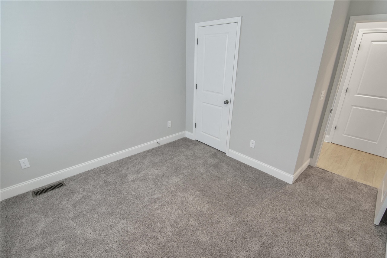 Bowling Green, Kentucky 42104, United States, 3 Bedrooms Bedrooms, ,2 BathroomsBathrooms,Residential,Active,135112