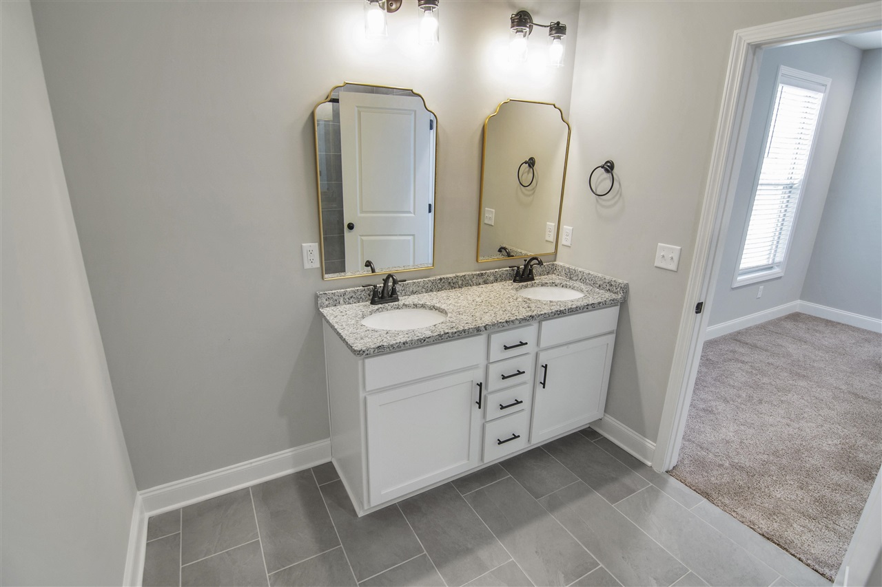 Bowling Green, Kentucky 42104, United States, 3 Bedrooms Bedrooms, ,2 BathroomsBathrooms,Residential,Active,135112