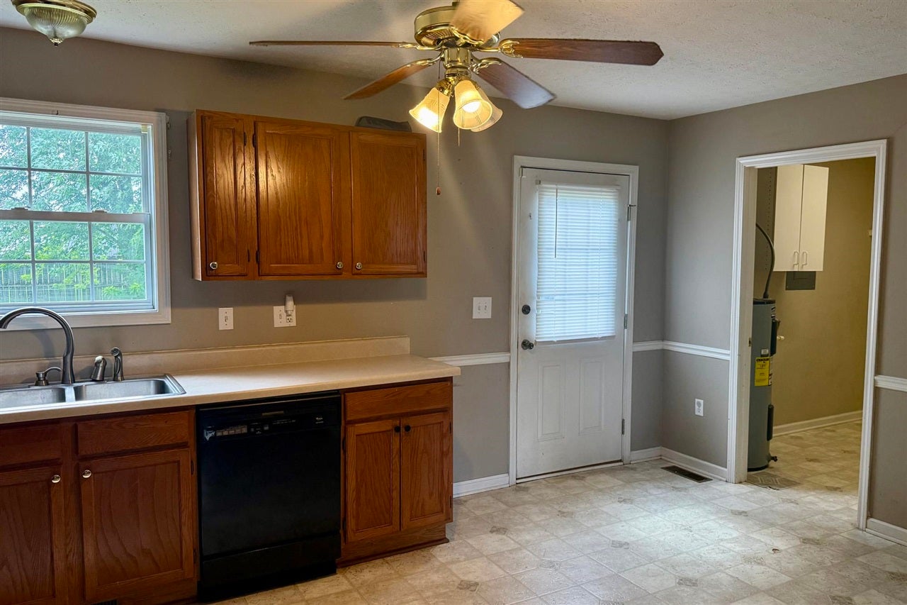1226 Derek Drive