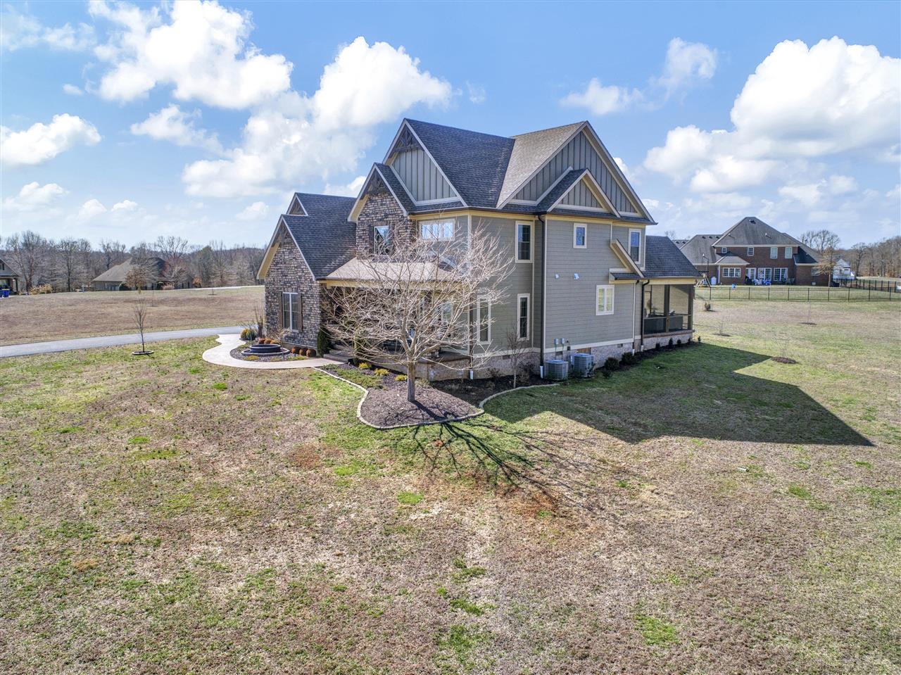 Alvaton, Kentucky 42122, United States, 4 Bedrooms Bedrooms, ,4 BathroomsBathrooms,Residential,Pending,81639