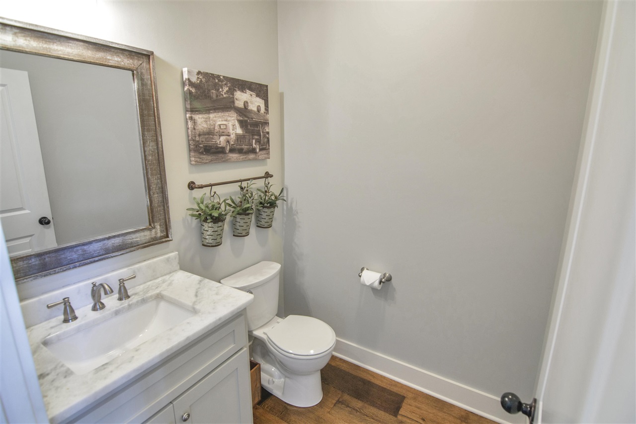 Alvaton, Kentucky 42122, United States, 4 Bedrooms Bedrooms, ,4 BathroomsBathrooms,Residential,Pending,81639