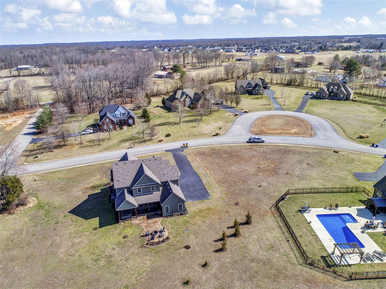 Alvaton, Kentucky 42122, United States, 4 Bedrooms Bedrooms, ,4 BathroomsBathrooms,Residential,Pending,81639