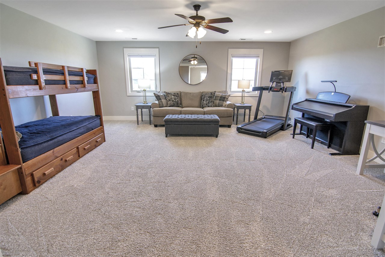 Alvaton, Kentucky 42122, United States, 4 Bedrooms Bedrooms, ,4 BathroomsBathrooms,Residential,Pending,81639