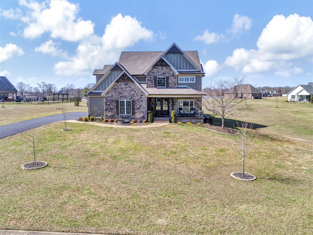 Alvaton, Kentucky 42122, United States, 4 Bedrooms Bedrooms, ,4 BathroomsBathrooms,Residential,Pending,81639