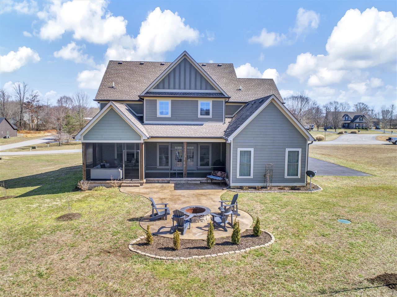 Alvaton, Kentucky 42122, United States, 4 Bedrooms Bedrooms, ,4 BathroomsBathrooms,Residential,Pending,81639