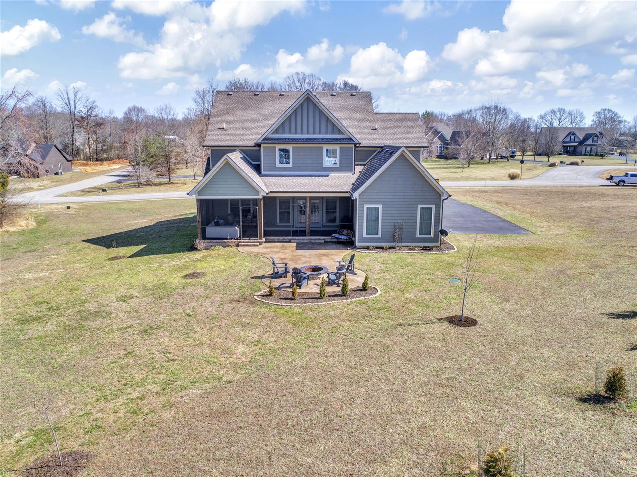 Alvaton, Kentucky 42122, United States, 4 Bedrooms Bedrooms, ,4 BathroomsBathrooms,Residential,Pending,81639