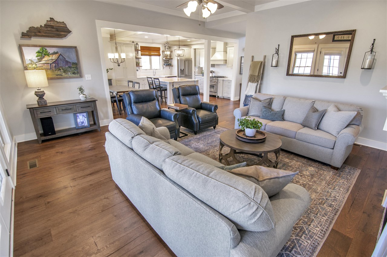 Alvaton, Kentucky 42122, United States, 4 Bedrooms Bedrooms, ,4 BathroomsBathrooms,Residential,Pending,81639