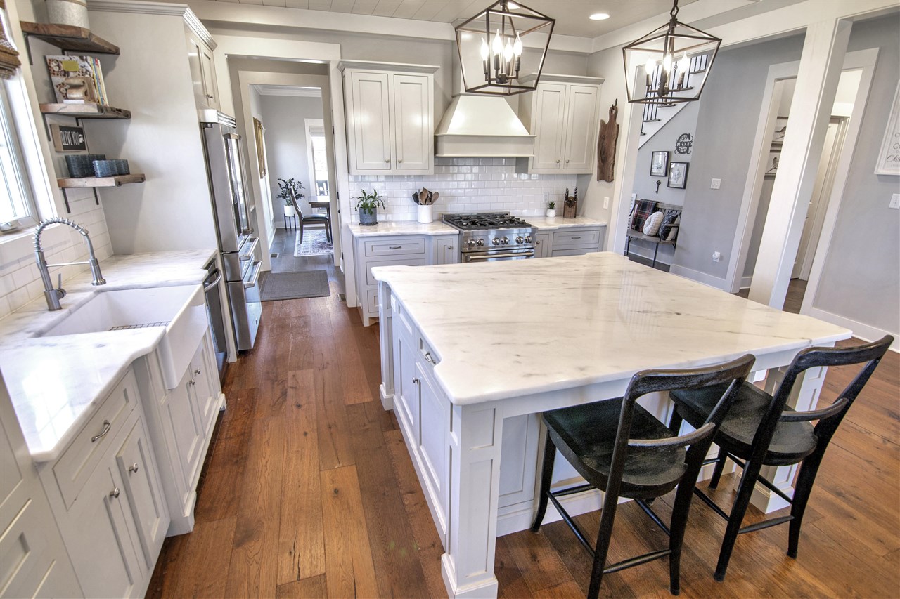 Alvaton, Kentucky 42122, United States, 4 Bedrooms Bedrooms, ,4 BathroomsBathrooms,Residential,Pending,81639