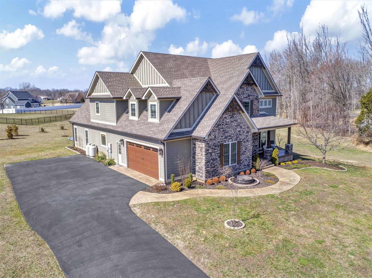 Alvaton, Kentucky 42122, United States, 4 Bedrooms Bedrooms, ,4 BathroomsBathrooms,Residential,Pending,81639