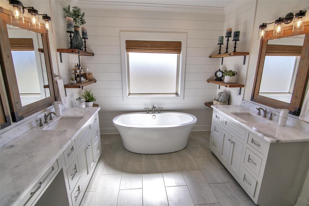 Alvaton, Kentucky 42122, United States, 4 Bedrooms Bedrooms, ,4 BathroomsBathrooms,Residential,Pending,81639