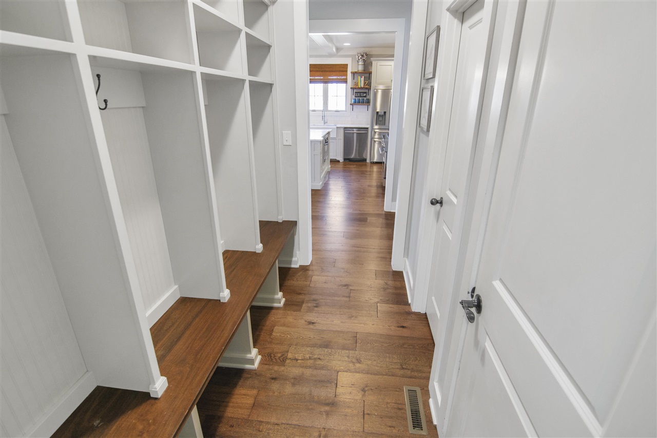 Alvaton, Kentucky 42122, United States, 4 Bedrooms Bedrooms, ,4 BathroomsBathrooms,Residential,Pending,81639