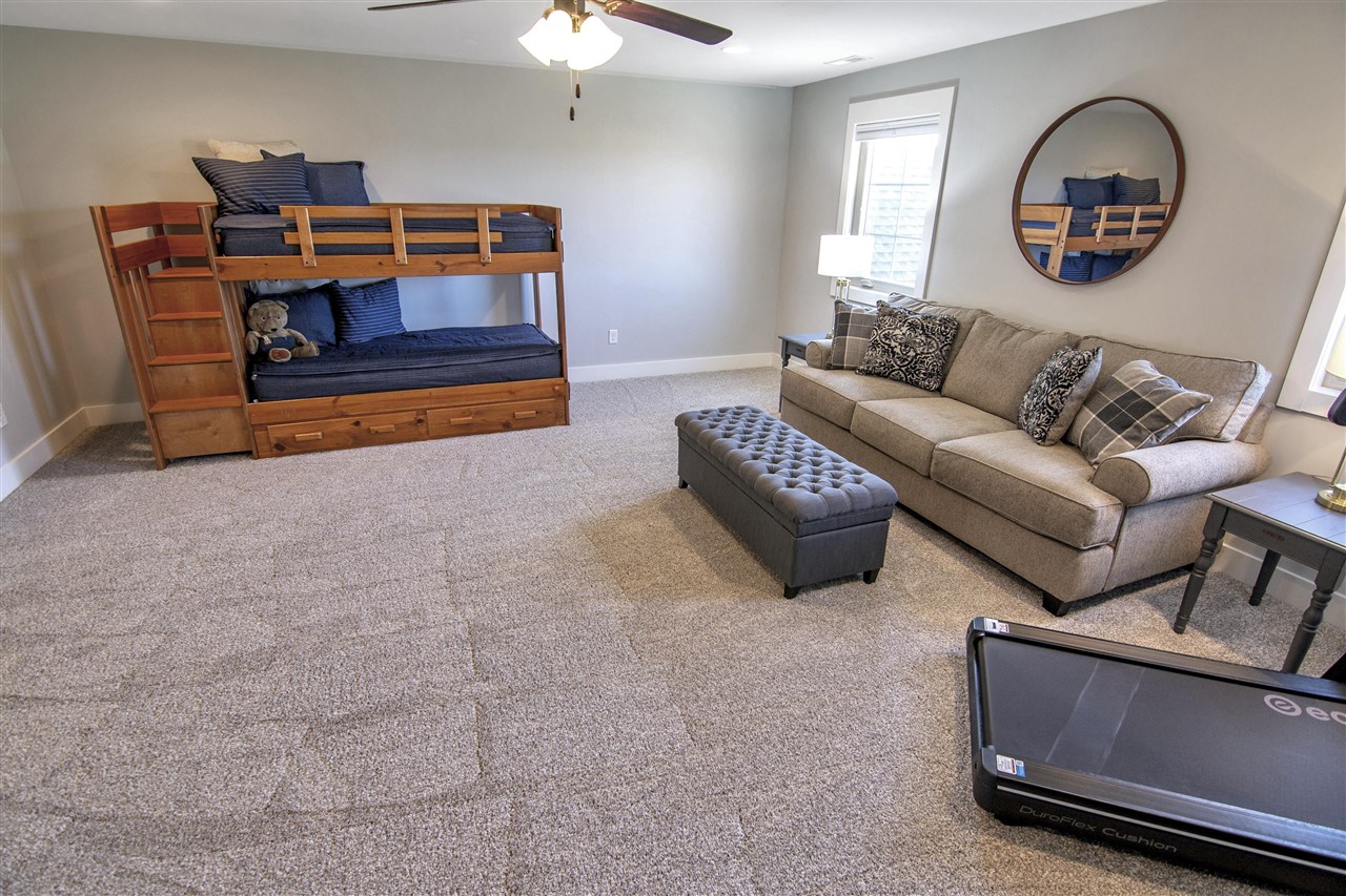 Alvaton, Kentucky 42122, United States, 4 Bedrooms Bedrooms, ,4 BathroomsBathrooms,Residential,Pending,81639