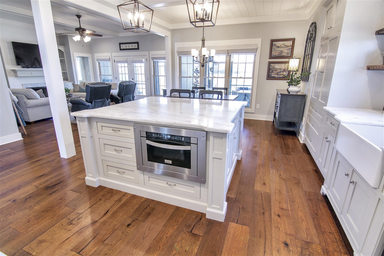 Alvaton, Kentucky 42122, United States, 4 Bedrooms Bedrooms, ,4 BathroomsBathrooms,Residential,Pending,81639