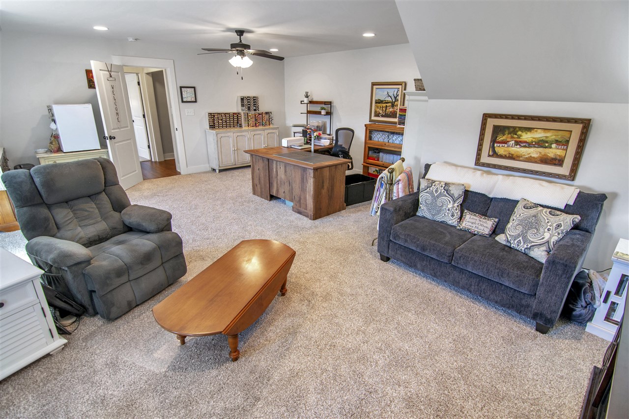 Alvaton, Kentucky 42122, United States, 4 Bedrooms Bedrooms, ,4 BathroomsBathrooms,Residential,Pending,81639