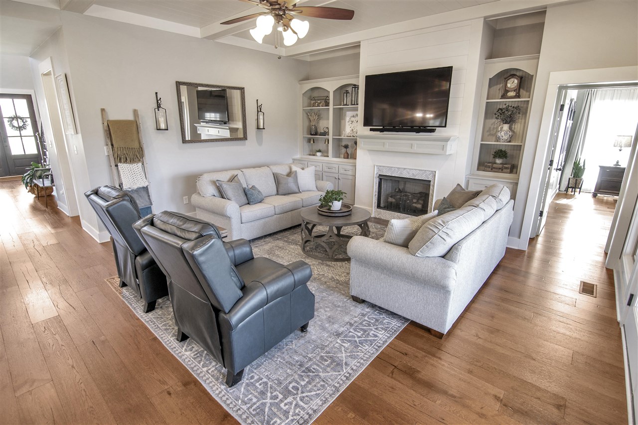 Alvaton, Kentucky 42122, United States, 4 Bedrooms Bedrooms, ,4 BathroomsBathrooms,Residential,Pending,81639