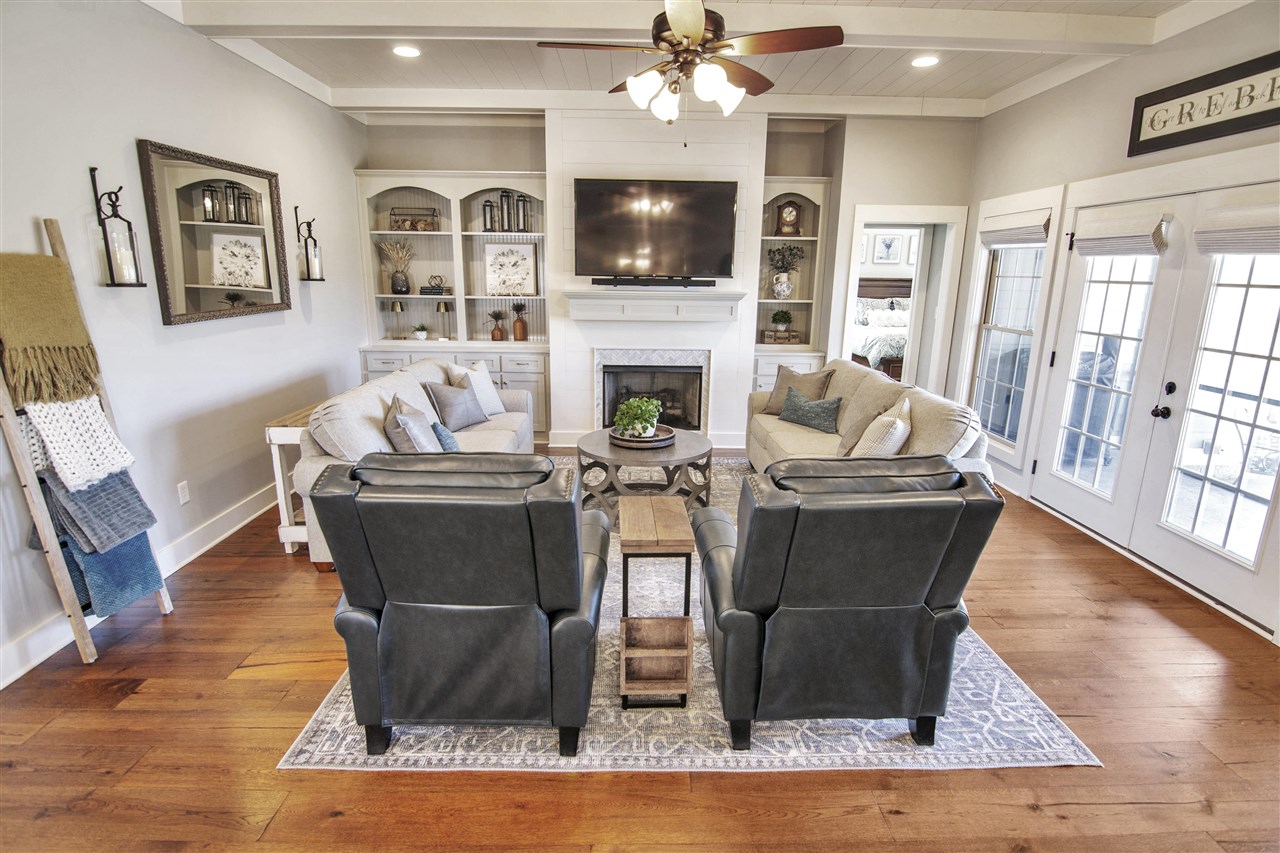 Alvaton, Kentucky 42122, United States, 4 Bedrooms Bedrooms, ,4 BathroomsBathrooms,Residential,Pending,81639