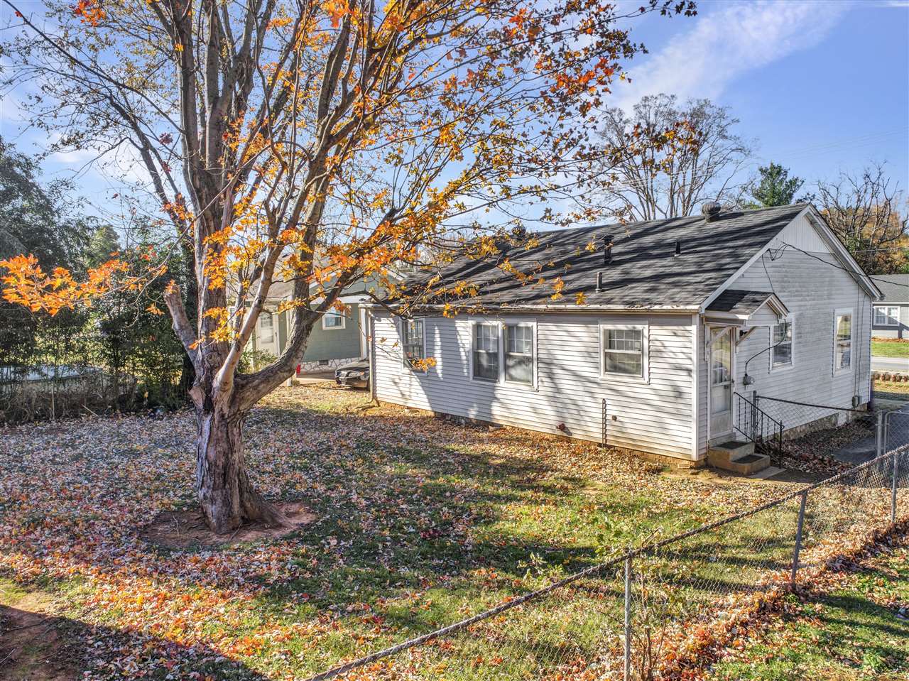 Bowling Green, Kentucky 42104, United States, 3 Bedrooms Bedrooms, ,1 BathroomBathrooms,Residential,Active,26592