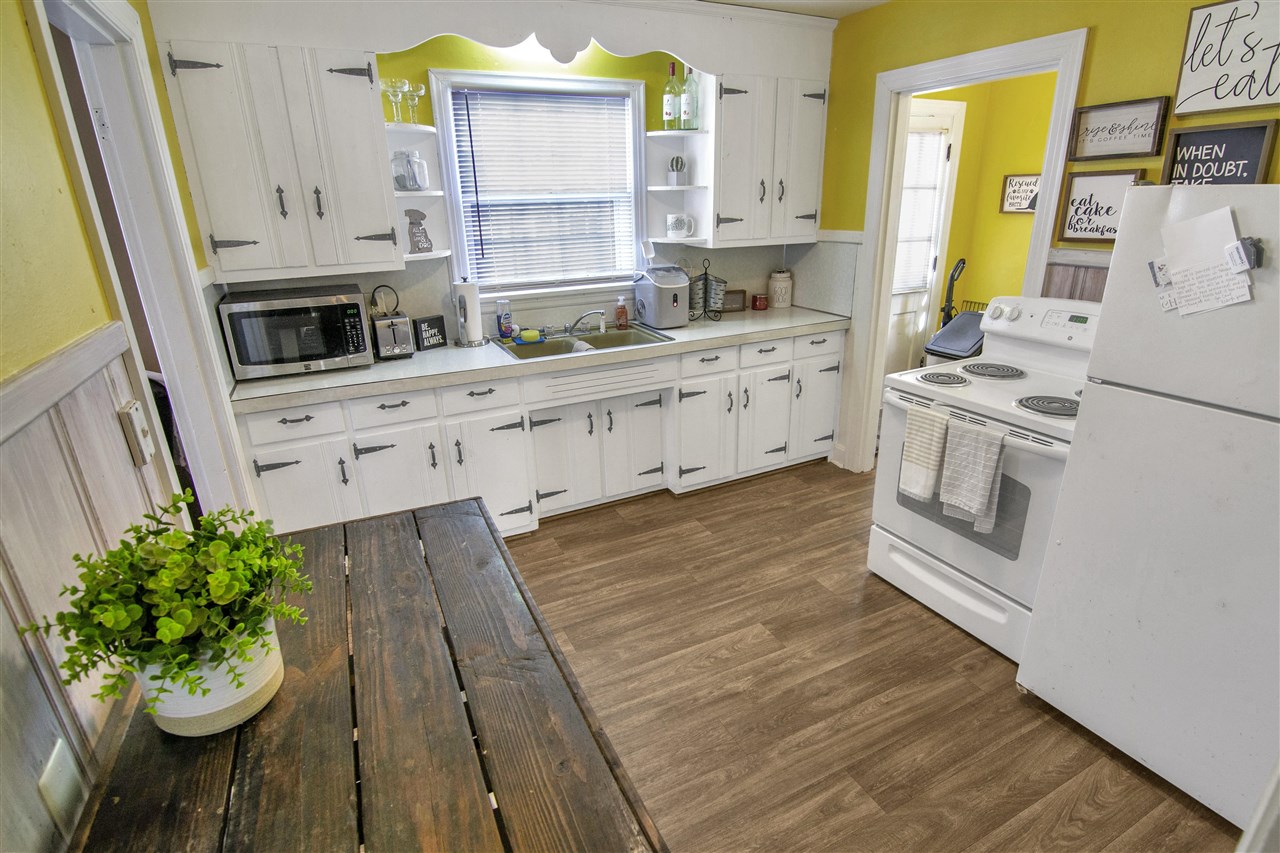 Bowling Green, Kentucky 42104, United States, 3 Bedrooms Bedrooms, ,1 BathroomBathrooms,Residential,Active,26592