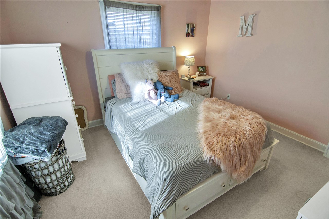 Bowling Green, Kentucky 42104, United States, 3 Bedrooms Bedrooms, ,1 BathroomBathrooms,Residential,Active,26592