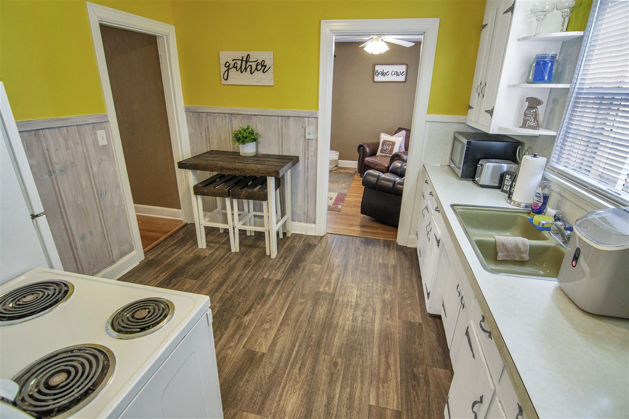 Bowling Green, Kentucky 42104, United States, 3 Bedrooms Bedrooms, ,1 BathroomBathrooms,Residential,Active,26592