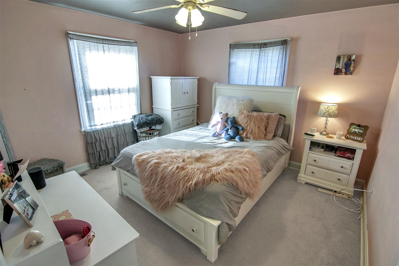 Bowling Green, Kentucky 42104, United States, 3 Bedrooms Bedrooms, ,1 BathroomBathrooms,Residential,Active,26592